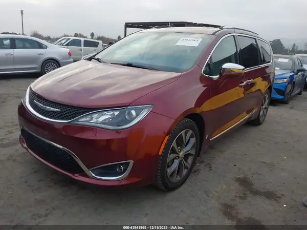 2C4RC1GG3HR812529 2017 CHRYSLER PACIFICA - Image 2