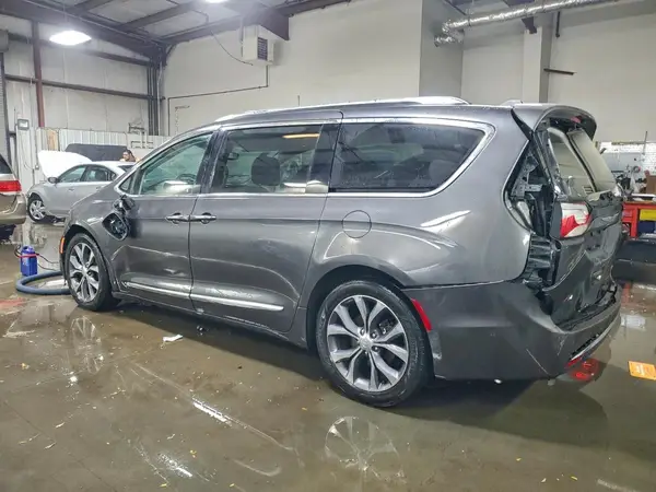 2C4RC1GG3JR112810 2018 CHRYSLER PACIFICA - Image 2