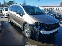 2C4RC1GG3JR172442 2018 CHRYSLER PACIFICA