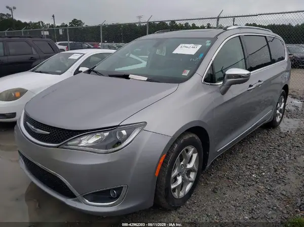 2C4RC1GG3JR185661 2018 CHRYSLER PACIFICA - Image 2
