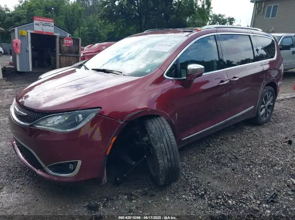 2C4RC1GG3JR226337 2018 CHRYSLER PACIFICA - Image 2