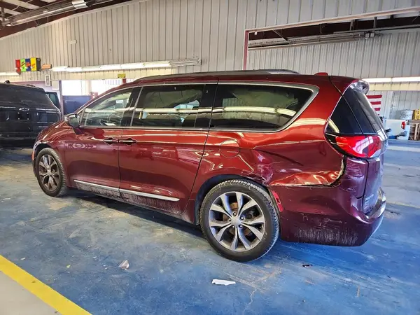 2C4RC1GG3JR226869 2018 CHRYSLER PACIFICA - Image 2