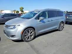 2C4RC1GG3JR251738 2018 CHRYSLER PACIFICA