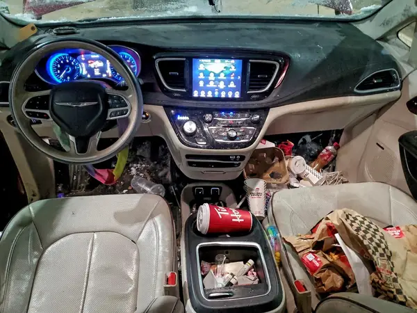 2C4RC1GG3JR262125 2018 CHRYSLER PACIFICA - Image 8