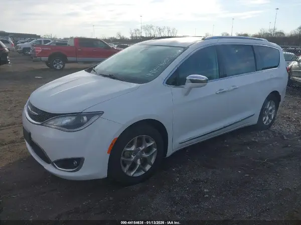2C4RC1GG3JR268944 2018 CHRYSLER PACIFICA - Image 2