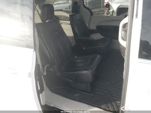 2C4RC1GG3JR268944 2018 CHRYSLER PACIFICA - Image 8