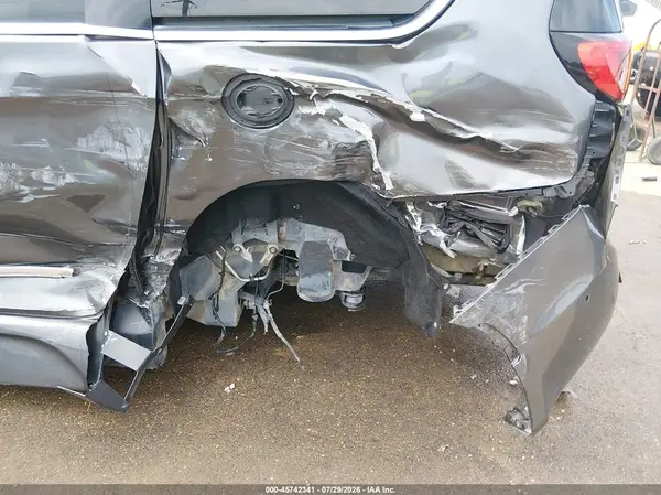 2018 CHRYSLER PACIFICA auction photo 6