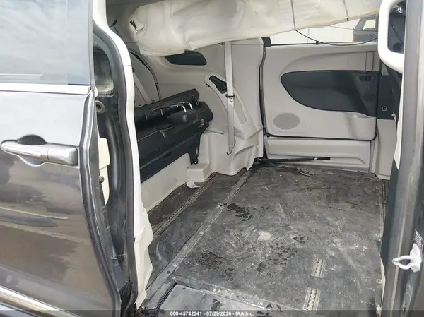 2018 CHRYSLER PACIFICA auction photo 8