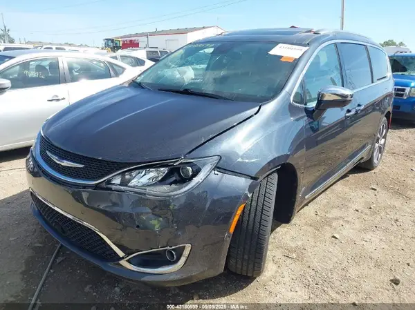 2C4RC1GG3KR702880 2019 CHRYSLER PACIFICA - Image 2