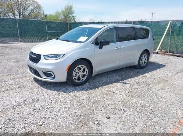 2C4RC1GG3RR128050 2024 CHRYSLER PACIFICA - Image 2