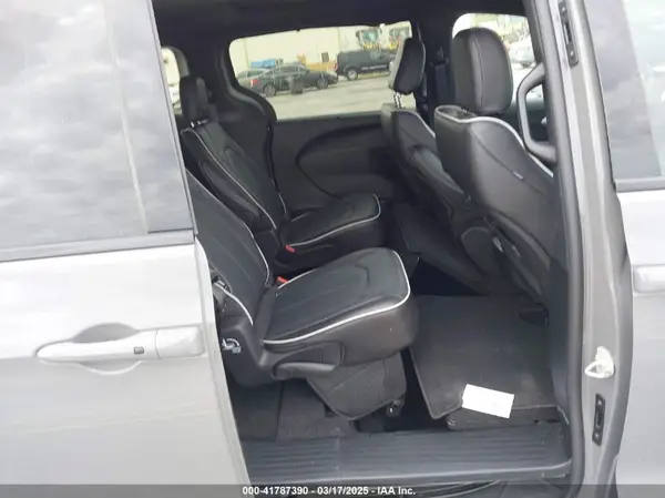 2C4RC1GG3SR537929 2025 CHRYSLER PACIFICA - Image 8