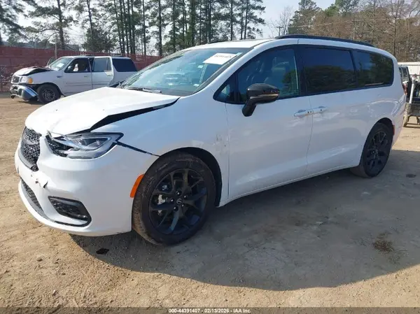 2C4RC1GG3SR585219 2025 CHRYSLER PACIFICA - Image 2