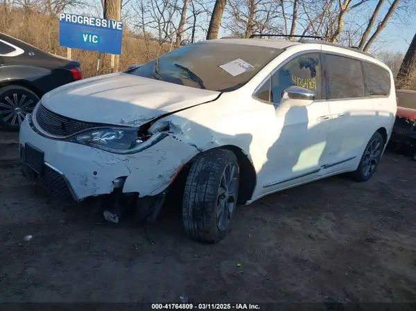 2C4RC1GG4HR500560 2017 CHRYSLER PACIFICA - Image 2