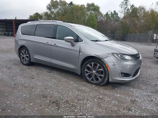 2C4RC1GG4HR528147 2017 CHRYSLER PACIFICA - Image 1