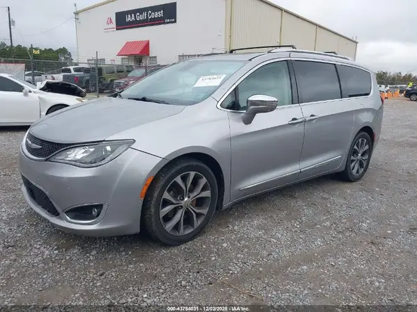 2C4RC1GG4HR528147 2017 CHRYSLER PACIFICA - Image 2