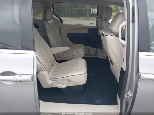 2C4RC1GG4HR528147 2017 CHRYSLER PACIFICA - Image 8
