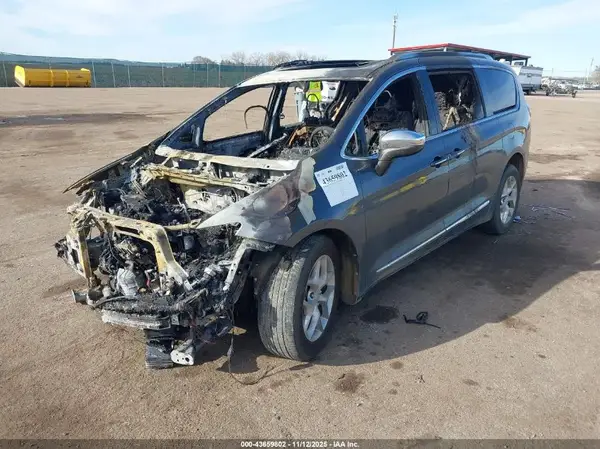 2C4RC1GG4HR554912 2017 CHRYSLER PACIFICA - Image 2
