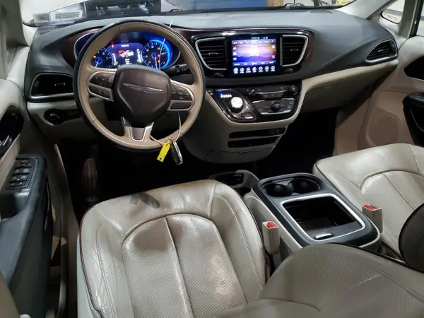 2C4RC1GG4HR565098 2017 CHRYSLER PACIFICA - Image 8