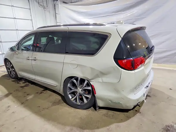 2C4RC1GG4HR591474 2017 CHRYSLER PACIFICA - Image 2