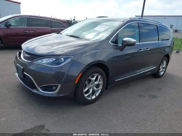 2C4RC1GG4HR635621 2017 CHRYSLER PACIFICA - Image 2