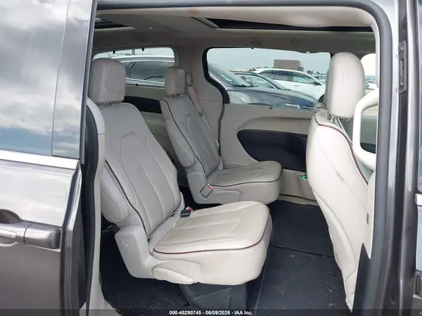 2C4RC1GG4HR635621 2017 CHRYSLER PACIFICA - Image 8