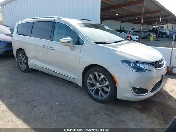 2C4RC1GG4HR660745 2017 CHRYSLER PACIFICA - Image 1