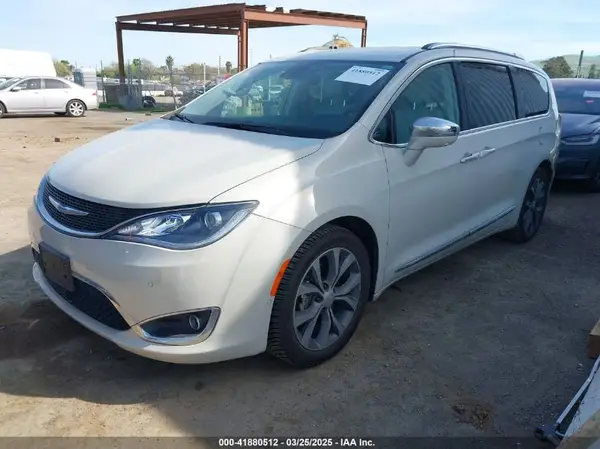 2C4RC1GG4HR660745 2017 CHRYSLER PACIFICA - Image 2
