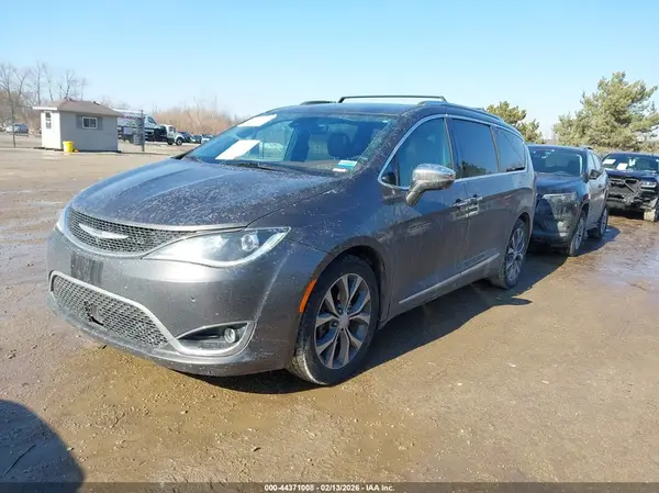 2C4RC1GG4HR679795 2017 CHRYSLER PACIFICA - Image 2