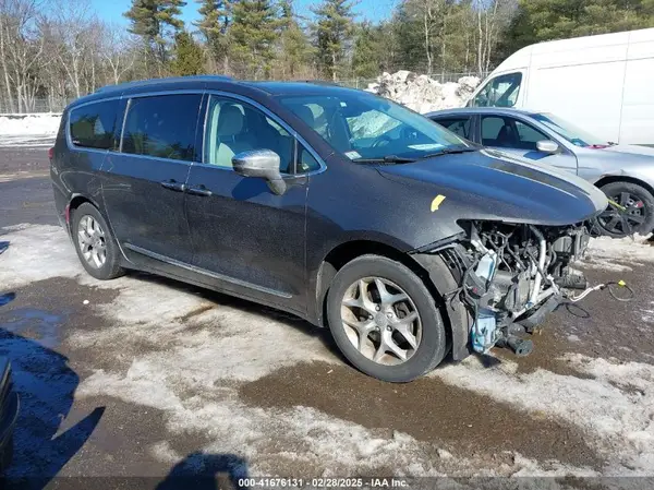2C4RC1GG4HR753555 2017 CHRYSLER PACIFICA - Image 1