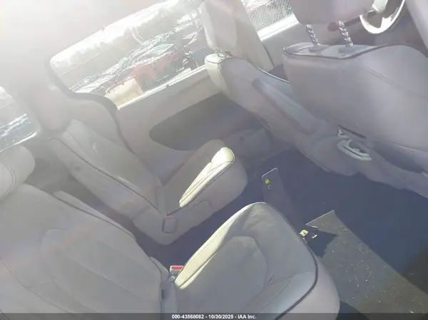 2C4RC1GG4HR811910 2017 CHRYSLER PACIFICA - Image 8