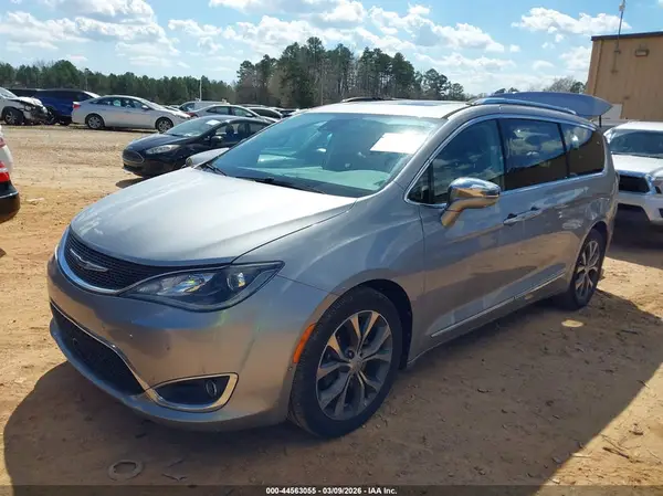 2C4RC1GG4HR839447 2017 CHRYSLER PACIFICA - Image 2