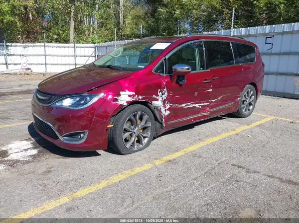 2C4RC1GG4JR106594 2018 CHRYSLER PACIFICA - Image 2