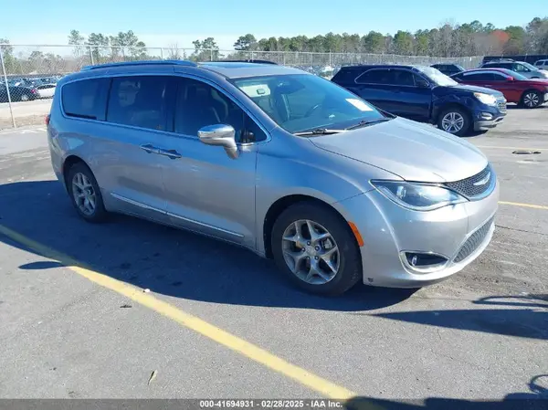 2C4RC1GG4JR185684 2018 CHRYSLER PACIFICA - Image 1