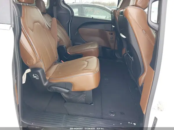 2C4RC1GG4JR186396 2018 CHRYSLER PACIFICA - Image 8