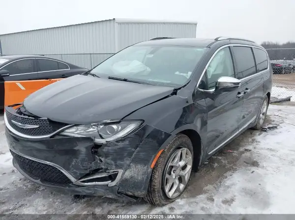 2C4RC1GG4JR186804 2018 CHRYSLER PACIFICA - Image 2