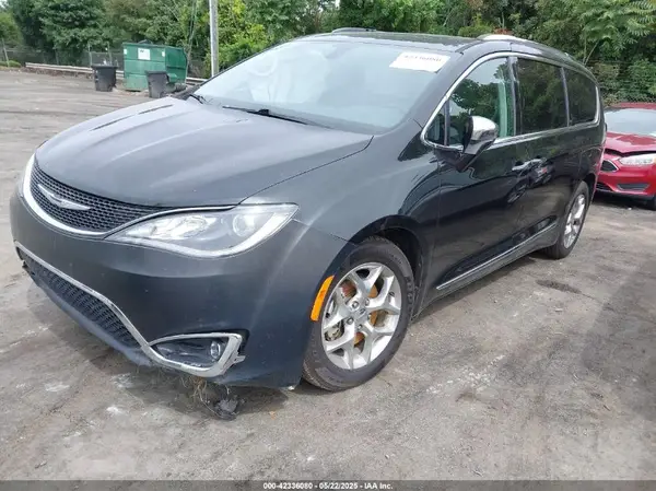 2C4RC1GG4JR252090 2018 CHRYSLER PACIFICA - Image 2