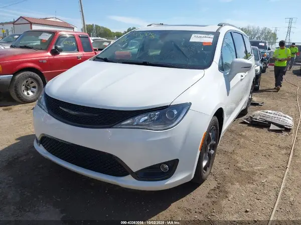 2C4RC1GG4JR263543 2018 CHRYSLER PACIFICA - Image 2