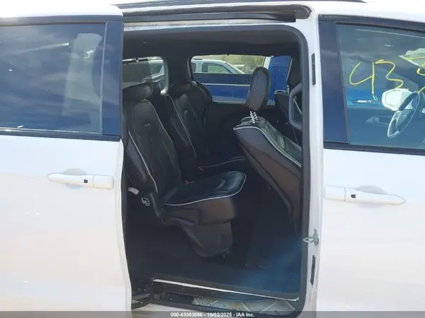 2C4RC1GG4JR263543 2018 CHRYSLER PACIFICA - Image 8