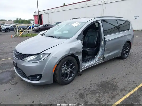 2C4RC1GG4JR293464 2018 CHRYSLER PACIFICA - Image 2
