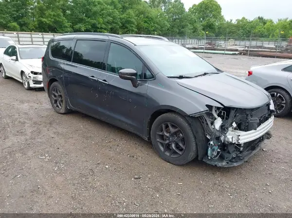 2C4RC1GG4JR295389 2018 CHRYSLER PACIFICA - Image 1