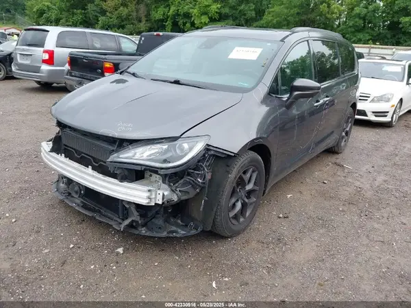 2C4RC1GG4JR295389 2018 CHRYSLER PACIFICA - Image 2