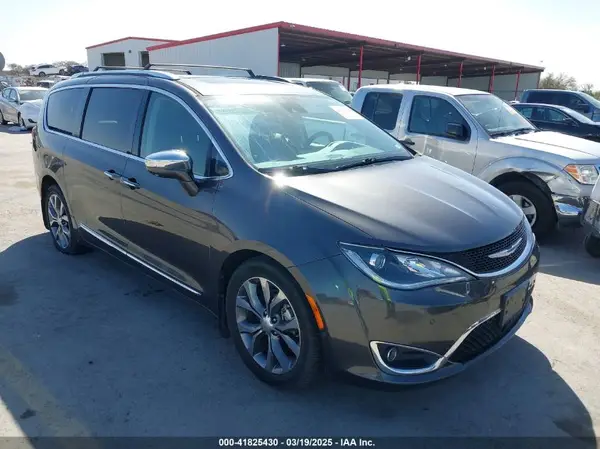 2C4RC1GG4JR321621 2018 CHRYSLER PACIFICA - Image 1