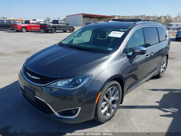 2C4RC1GG4JR321621 2018 CHRYSLER PACIFICA - Image 2