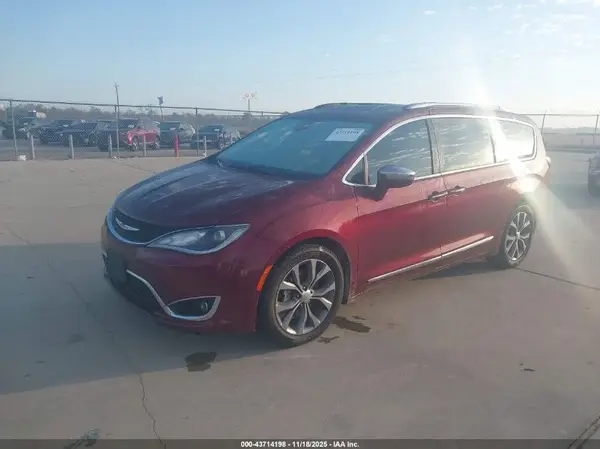 2C4RC1GG4JR339634 2018 CHRYSLER PACIFICA - Image 2