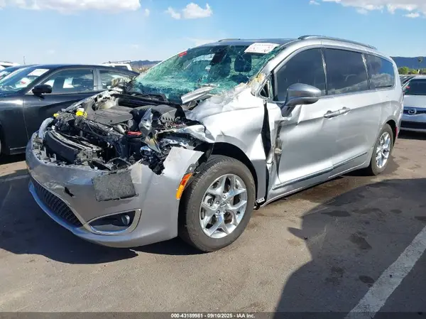 2C4RC1GG4KR552357 2019 CHRYSLER PACIFICA - Image 2