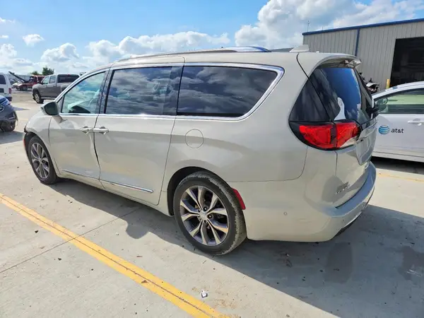 2C4RC1GG4LR103388 2020 CHRYSLER PACIFICA - Image 2