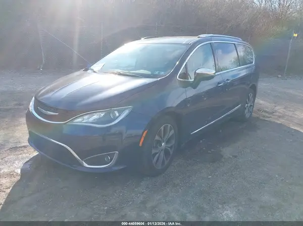 2C4RC1GG5HR599552 2017 CHRYSLER PACIFICA - Image 2