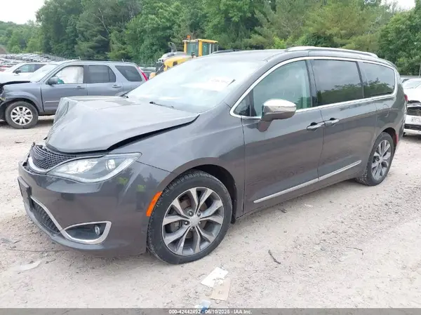 2C4RC1GG5HR648751 2017 CHRYSLER PACIFICA - Image 2