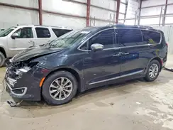 2C4RC1GG5HR650676 2017 CHRYSLER PACIFICA