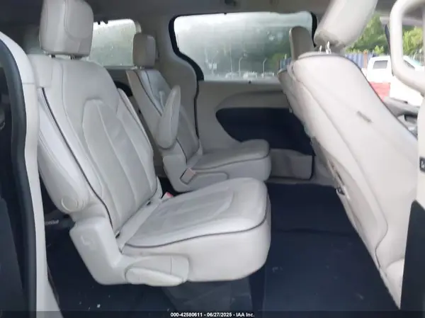 2C4RC1GG5HR657594 2017 CHRYSLER PACIFICA - Image 8